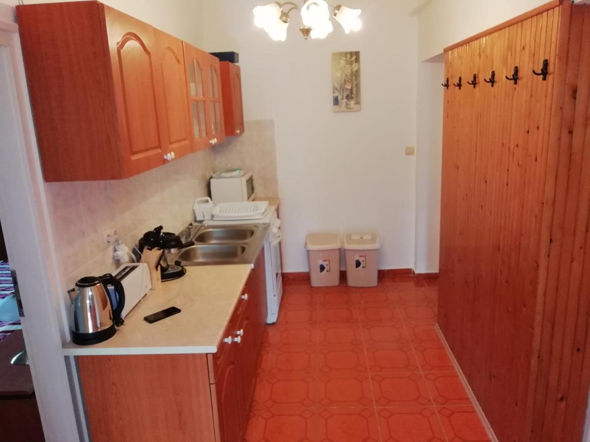 Asta La Vista Vendeghaz Hotel Miskolc Eksteriør billede