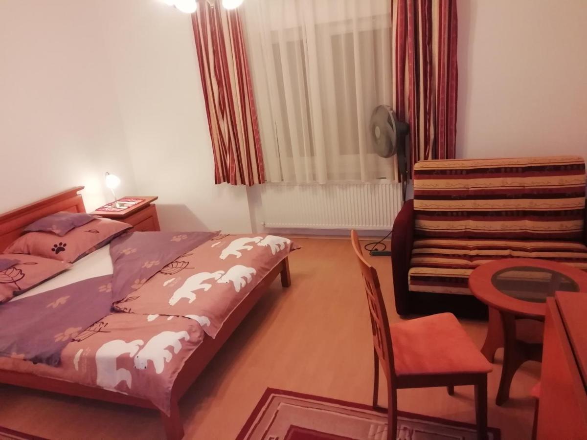Asta La Vista Vendeghaz Hotel Miskolc Eksteriør billede
