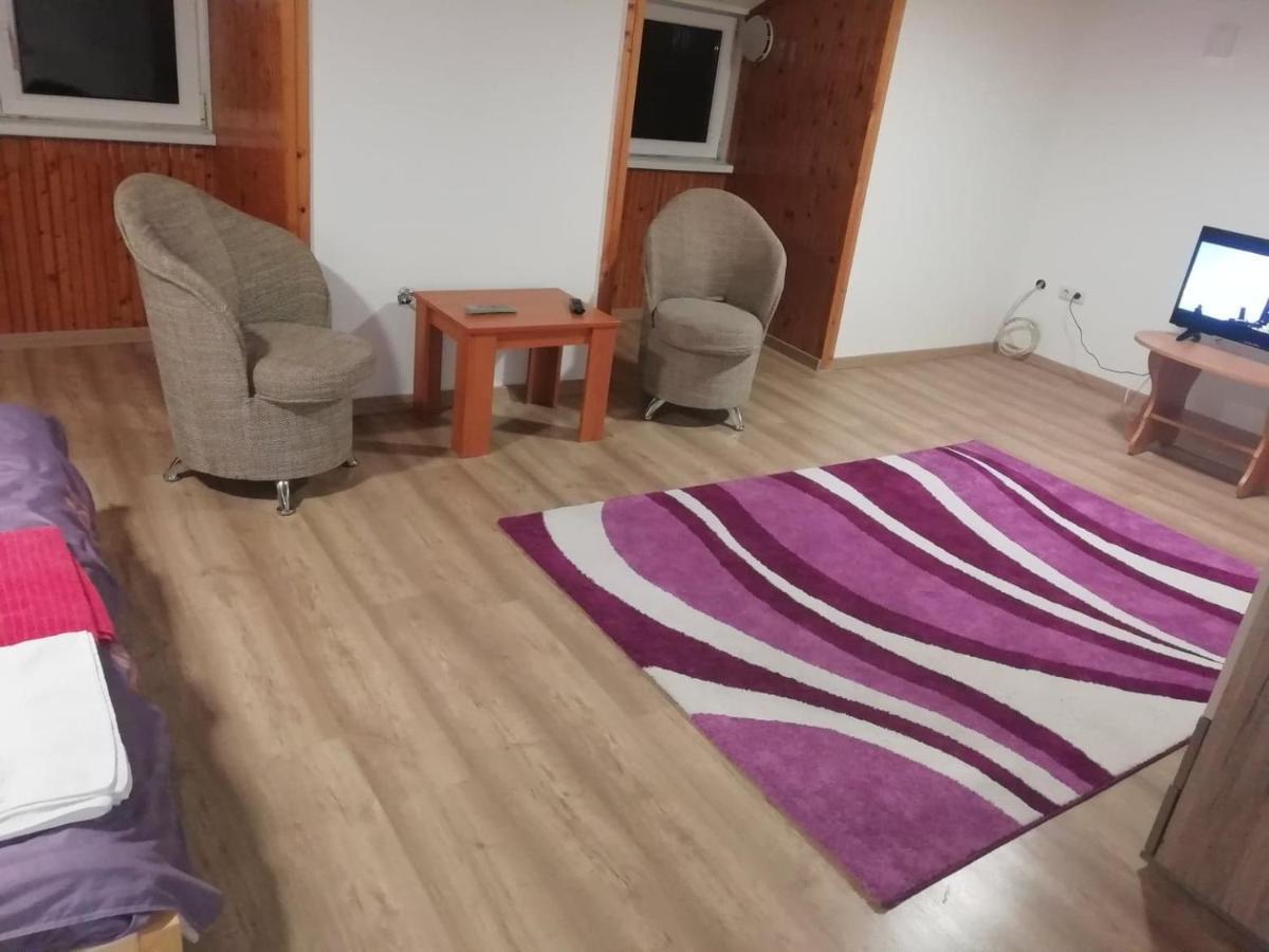Asta La Vista Vendeghaz Hotel Miskolc Eksteriør billede